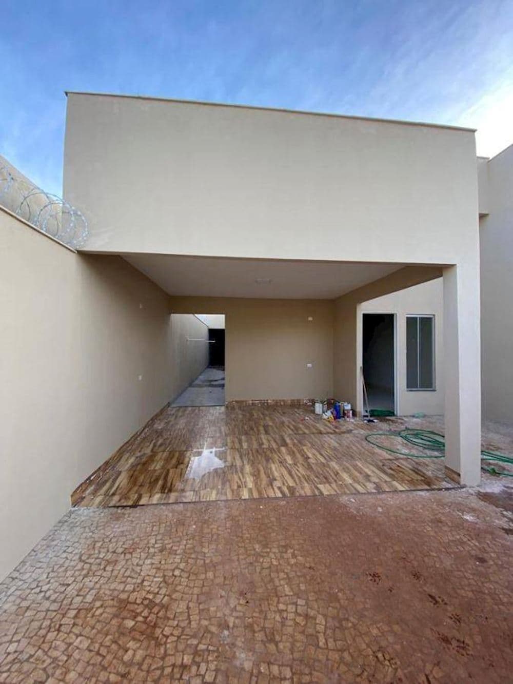 Foto 2 de 9: Casa em leilão em Itumbiara - GO — Casa, Padrão, 1 vaga(s) de garagem
