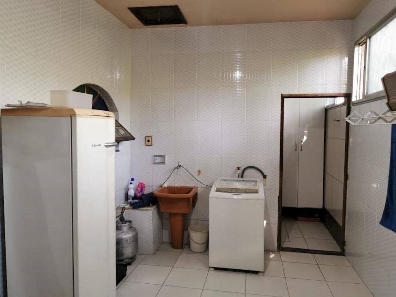 Foto 7 de 13: Casa em leilão em São Gonçalo - RJ, bairro Trindade — Casa, Padrão, 1 vaga(s) de garagem