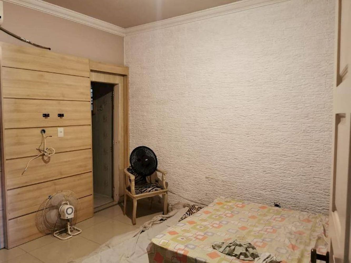 Foto 8 de 13: Casa em leilão em São Gonçalo - RJ, bairro Trindade — Casa, Padrão, 1 vaga(s) de garagem