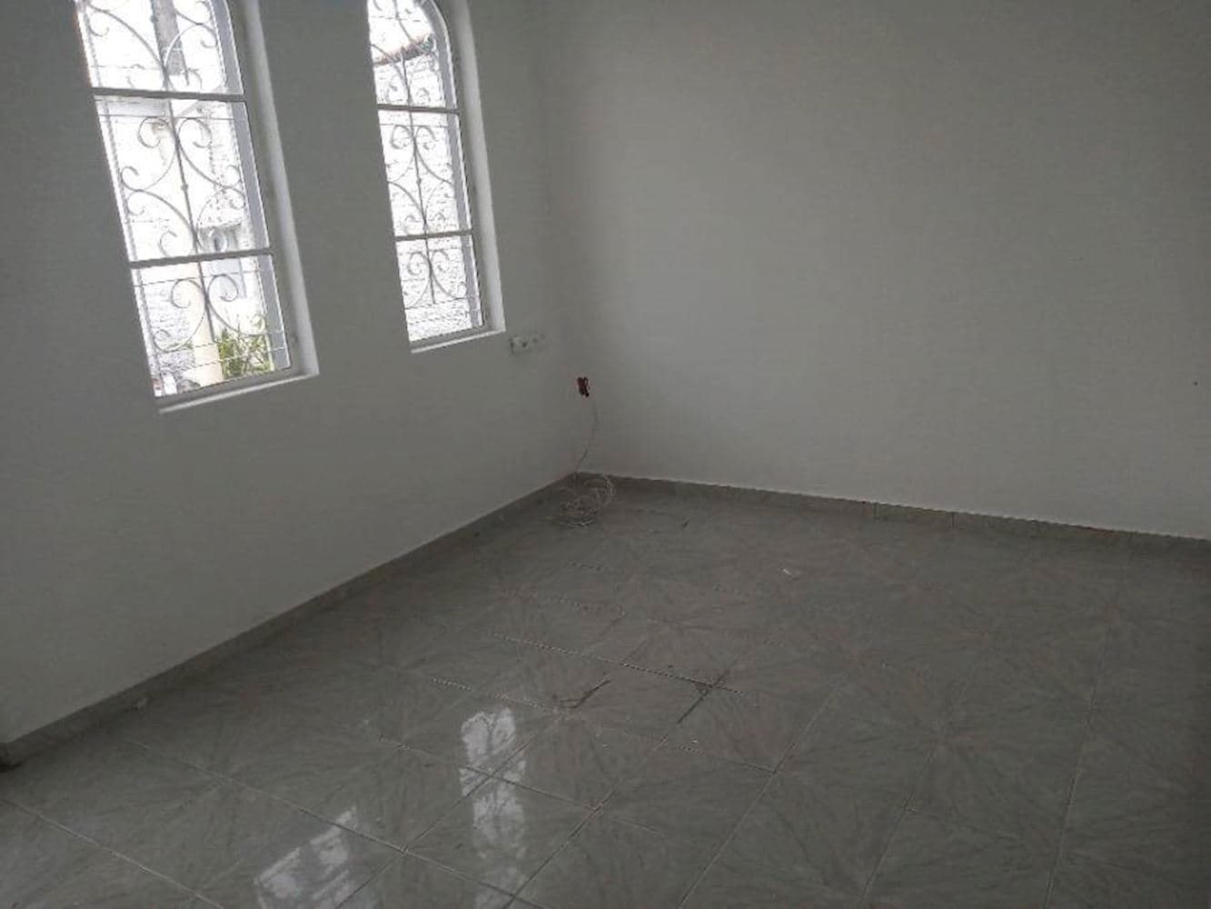 Foto 5 de 14: Casa em leilão em Lorena - SP, bairro Parque das Rodovias — Casa, Padrão, 1 vaga(s) de garagem