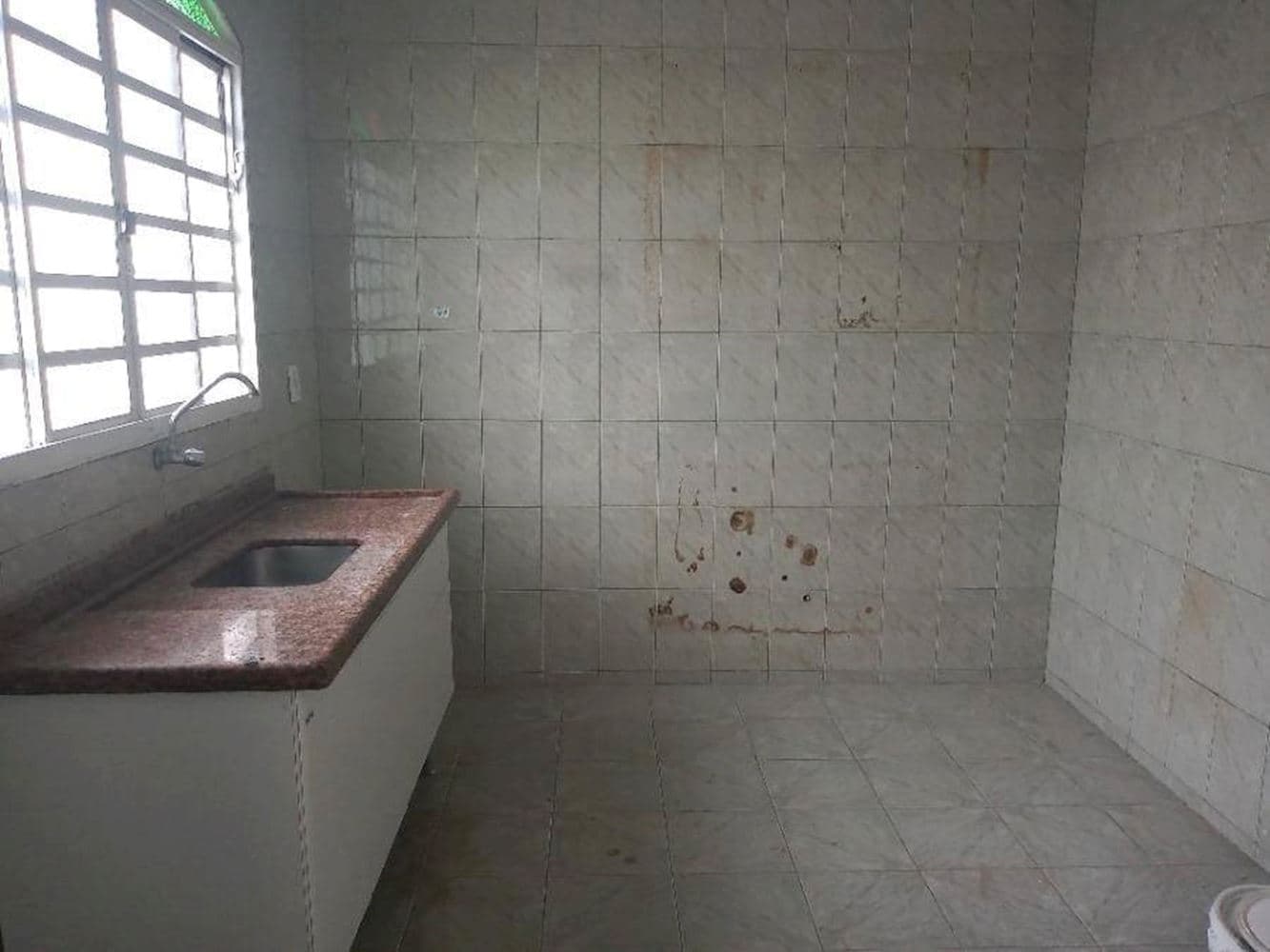Foto 6 de 14: Casa em leilão em Lorena - SP, bairro Parque das Rodovias — Casa, Padrão, 1 vaga(s) de garagem