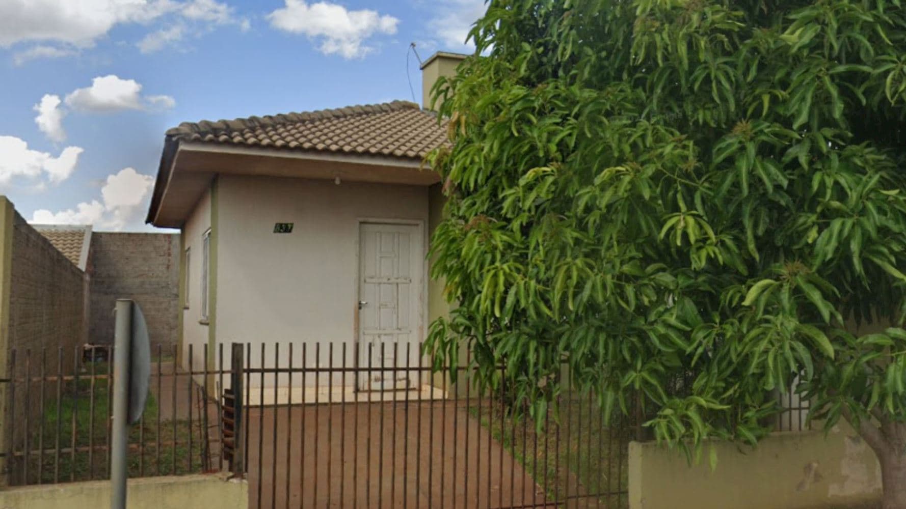 Foto 1 de 4: Casa em leilão em Sarandi - PR, bairro Jardim França — Casa no Jardim França em Sarandi/PR