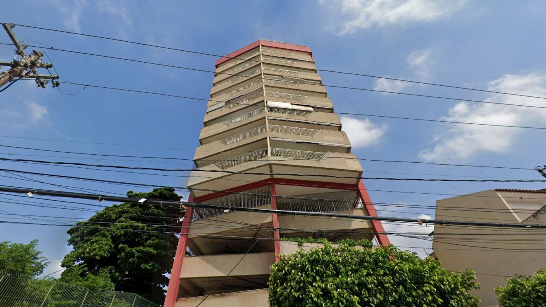 Foto 1 de 4: Apartamento em leilão em Rio De Janeiro - RJ, bairro Lins de Vasconcelos — Apartamento no Bairro Lins de Vasconcelos - Rio de Janeiro/RJ
