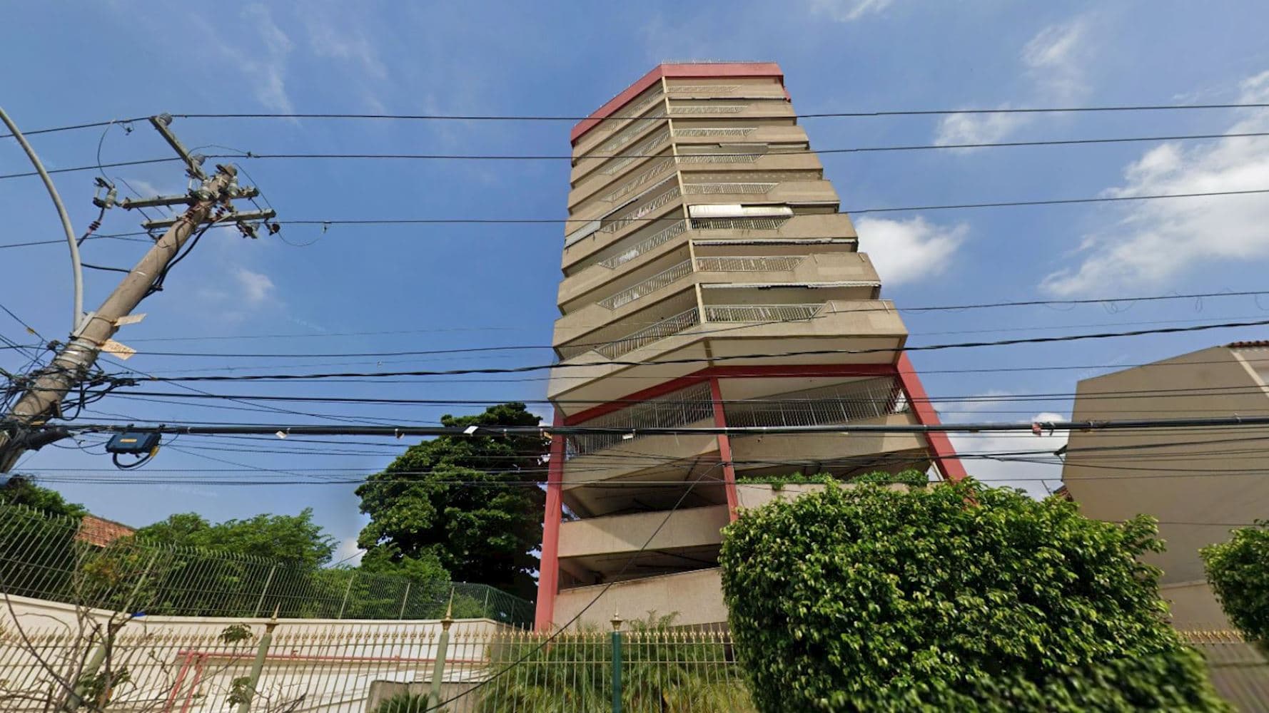 Foto 2 de 4: Apartamento em leilão em Rio De Janeiro - RJ, bairro Lins de Vasconcelos — Apartamento no Bairro Lins de Vasconcelos - Rio de Janeiro/RJ