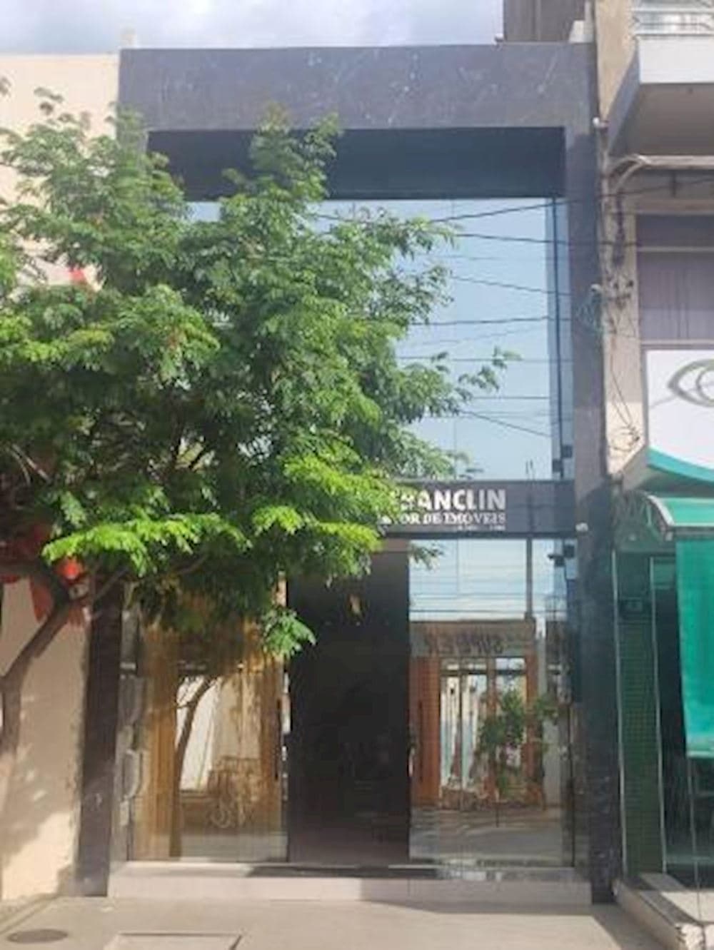 Foto 1 de 10: Comercial em leilão em Bom Jesus Da Lapa - BA, bairro Centro — Sala comercial no Centro - Bom Jesus Da Lapa/BA