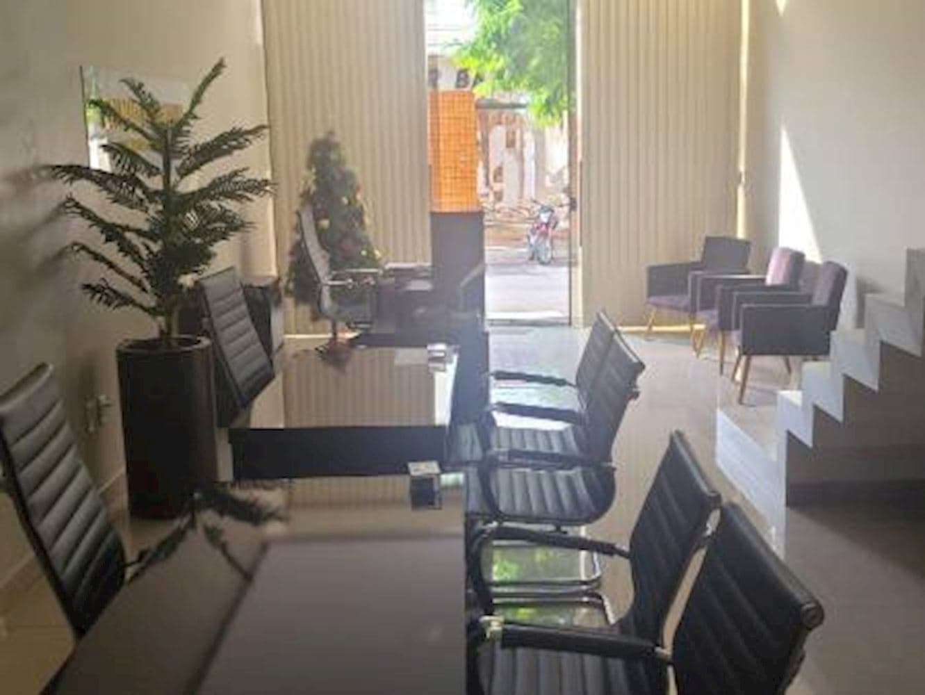 Foto 3 de 10: Comercial em leilão em Bom Jesus Da Lapa - BA, bairro Centro — Sala comercial no Centro - Bom Jesus Da Lapa/BA