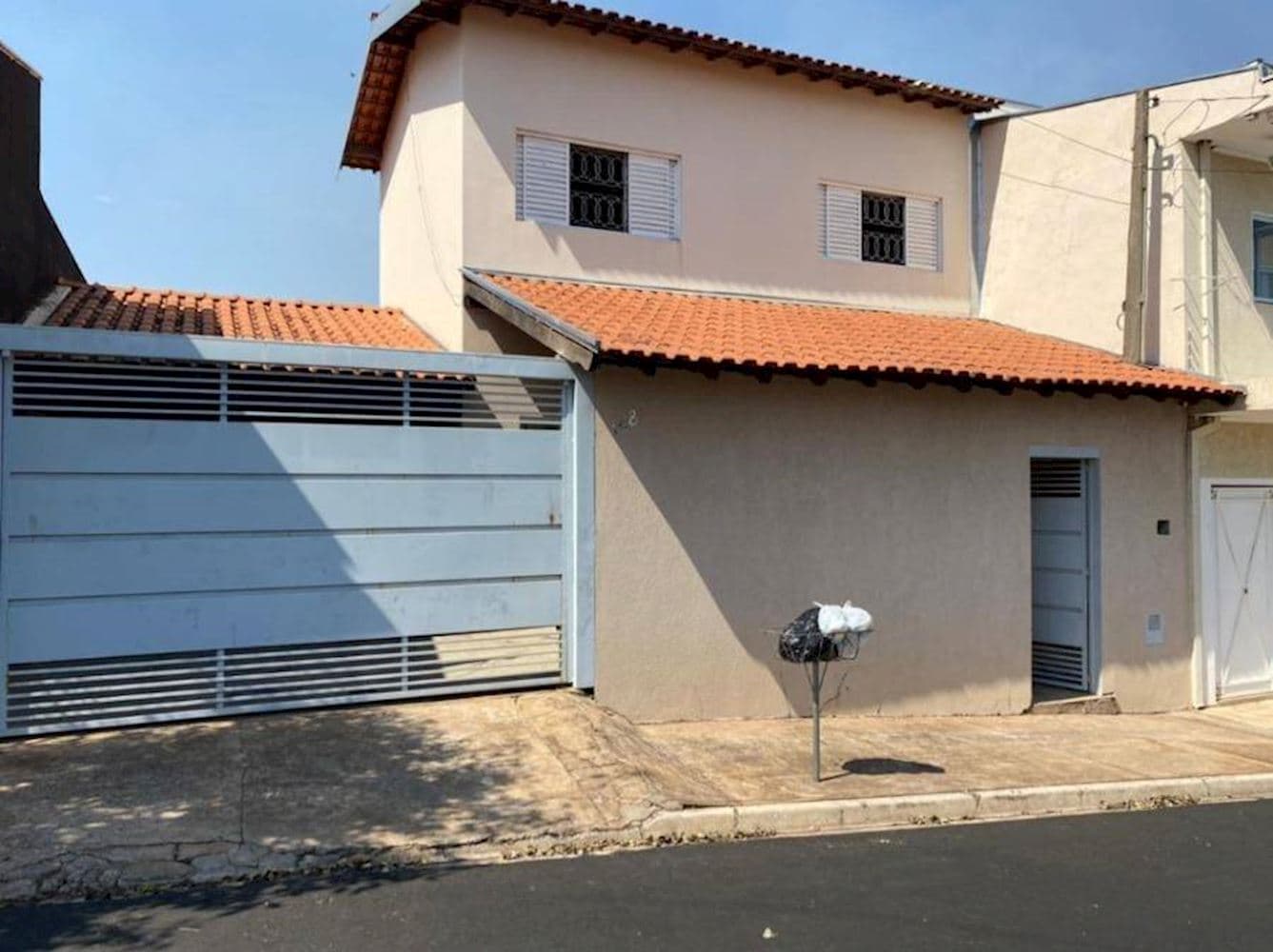 Foto 6 de 19: Casa em leilão em São Carlos - SP, bairro Parque dos Timburis — Casa, Padrão, 1 vaga(s) de garagem