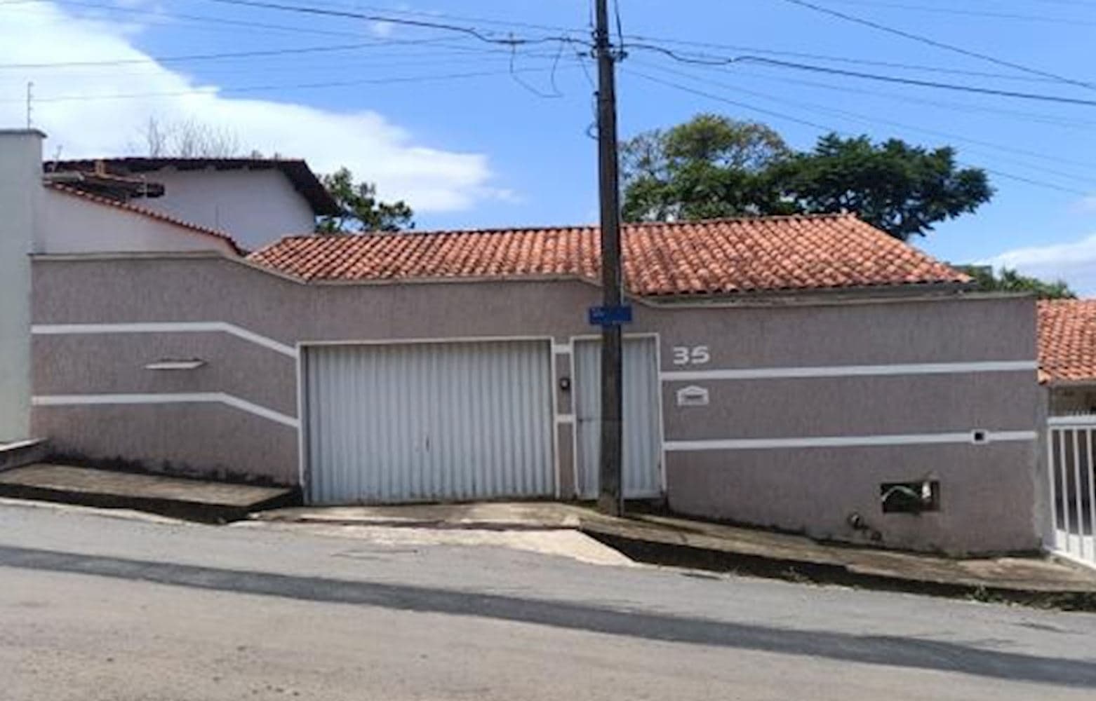 Foto 3 de 5: Casa em leilão em Varginha - MG, bairro Vila Andare — Casa na Vila Andare - Varginha/MG