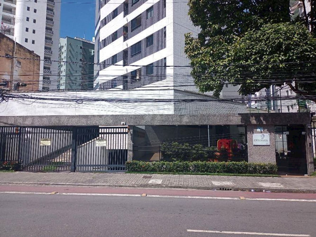 Foto 2 de 3: Apartamento em leilão em Recife - PE, bairro Casa Amarela — Apartamento - Casa Amarela - Recife/PE