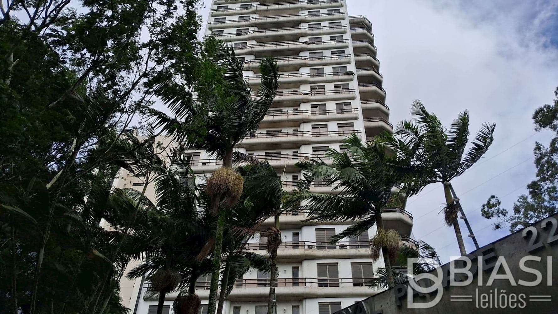 Foto 4 de 9: Apartamento em leilão em São Paulo - SP, bairro Vila Suzana — Apartamento no "Edifício Royal Palace" - Vila Suzana - São Paulo/SP