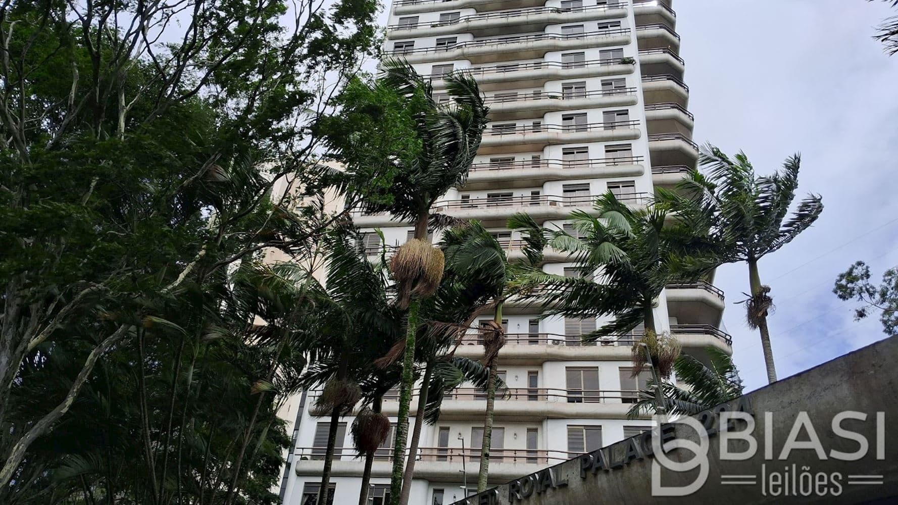 Foto 5 de 9: Apartamento em leilão em São Paulo - SP, bairro Vila Suzana — Apartamento no "Edifício Royal Palace" - Vila Suzana - São Paulo/SP
