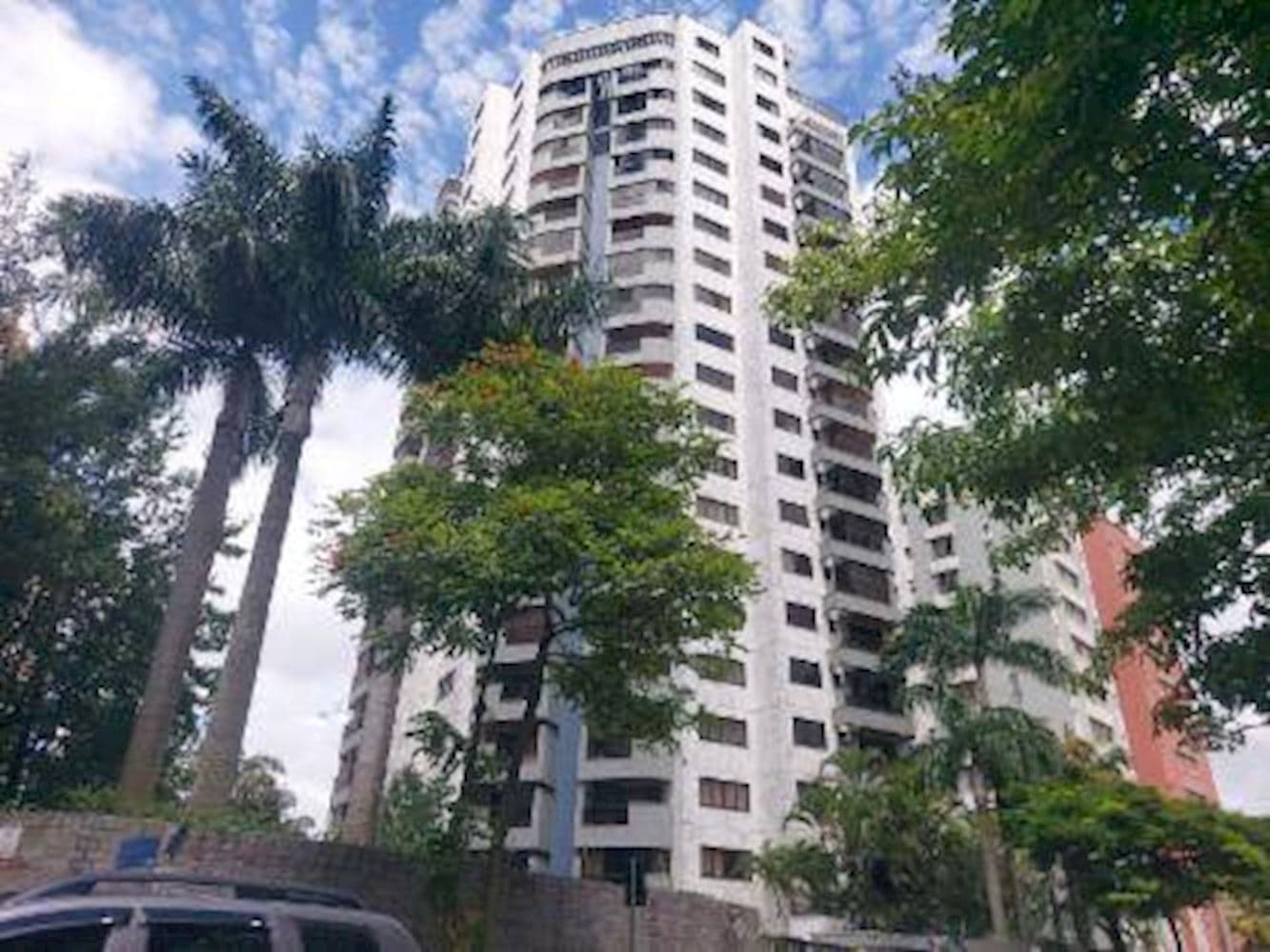 Foto 1 de 17: Apartamento em leilão em São Paulo - SP, bairro Vila Andrade — Apartamento - Vila Andrade - São Paulo/SP