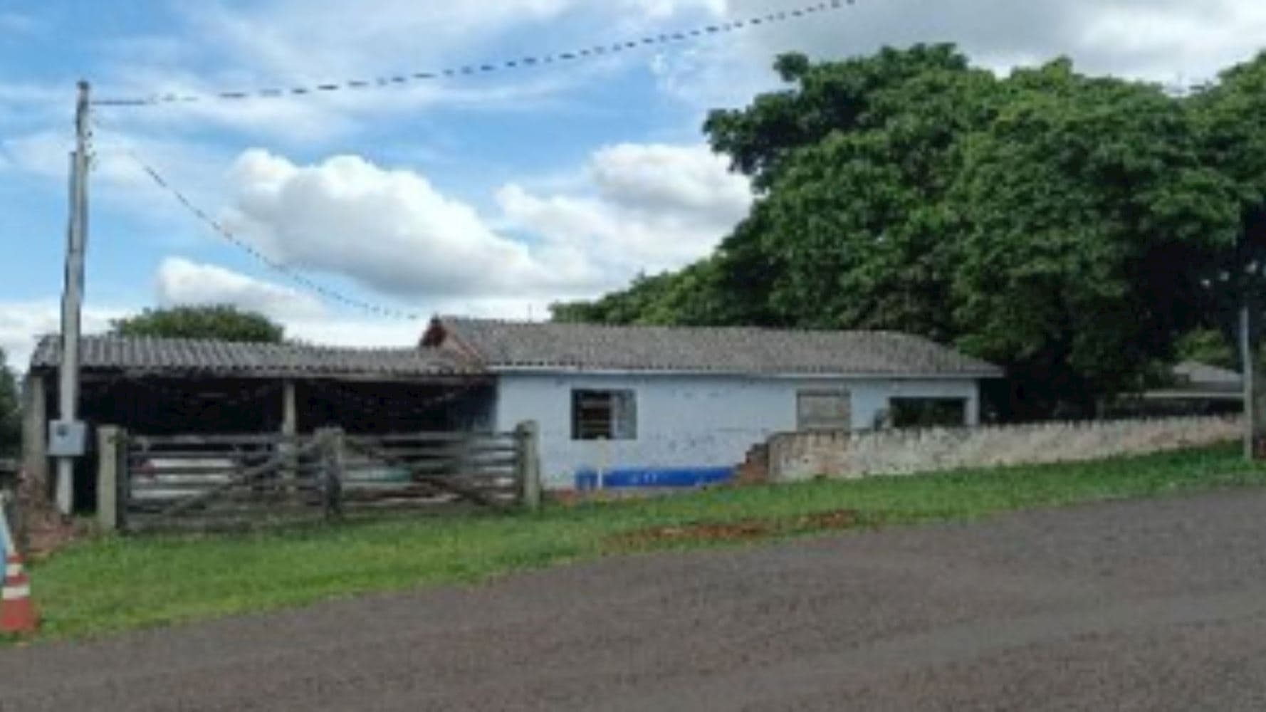 Foto 2 de 5: Casa em leilão em Diamante D'oeste - PR, bairro Mutirão — Casa no Bairro Mutirão - Diamante D'Oeste/PR