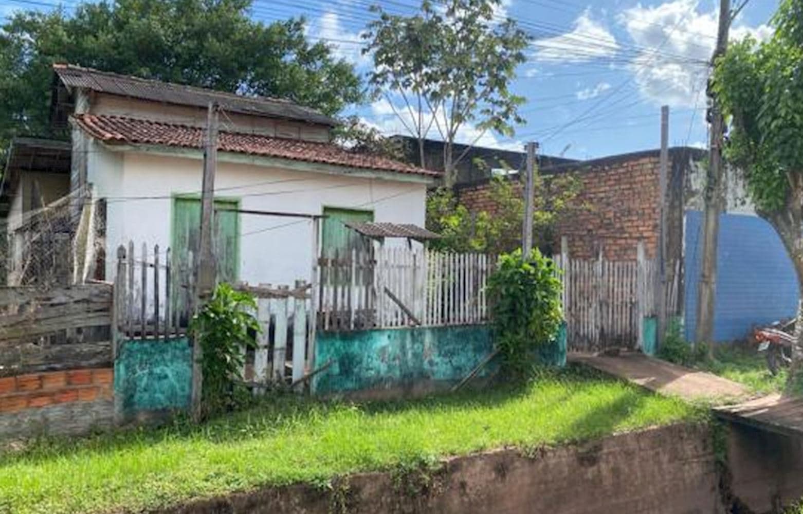 Foto 3 de 5: Casa em leilão em Alenquer - PA, bairro Aningal — Casa no Bairro Aningal - Alenquer/PA