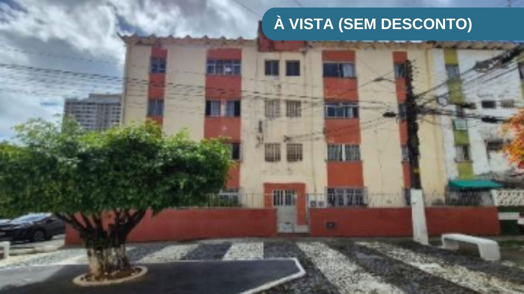Foto 1 de 4: Apartamento em leilão em Salvador - BA, bairro Boca do Rio — Apartamento no "Conjunto Habitacional Guilherme Marback" - Boca do Rio - Salvador/BA