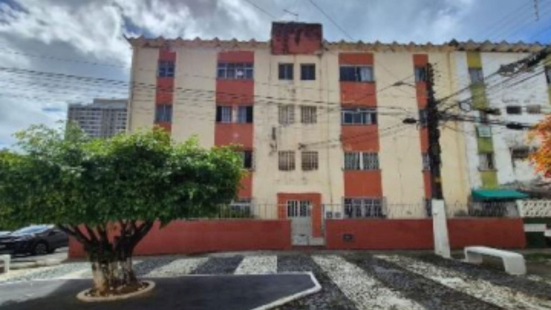 Foto 4 de 4: Apartamento em leilão em Salvador - BA, bairro Boca do Rio — Apartamento no "Conjunto Habitacional Guilherme Marback" - Boca do Rio - Salvador/BA