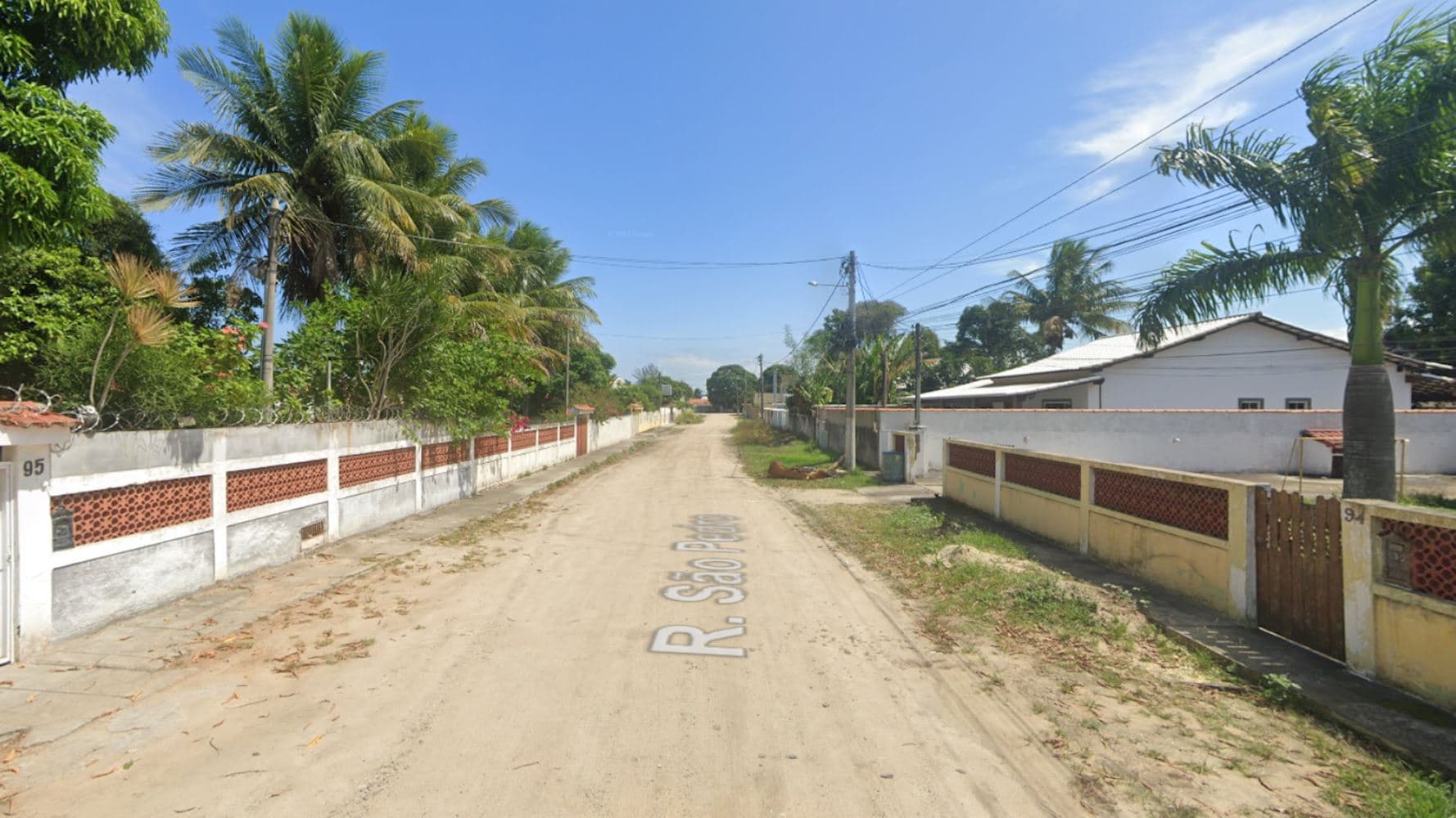 Foto 3 de 4: Casa em leilão em Araruama - RJ, bairro Areal — Casa no Areal em Araruama/RJ