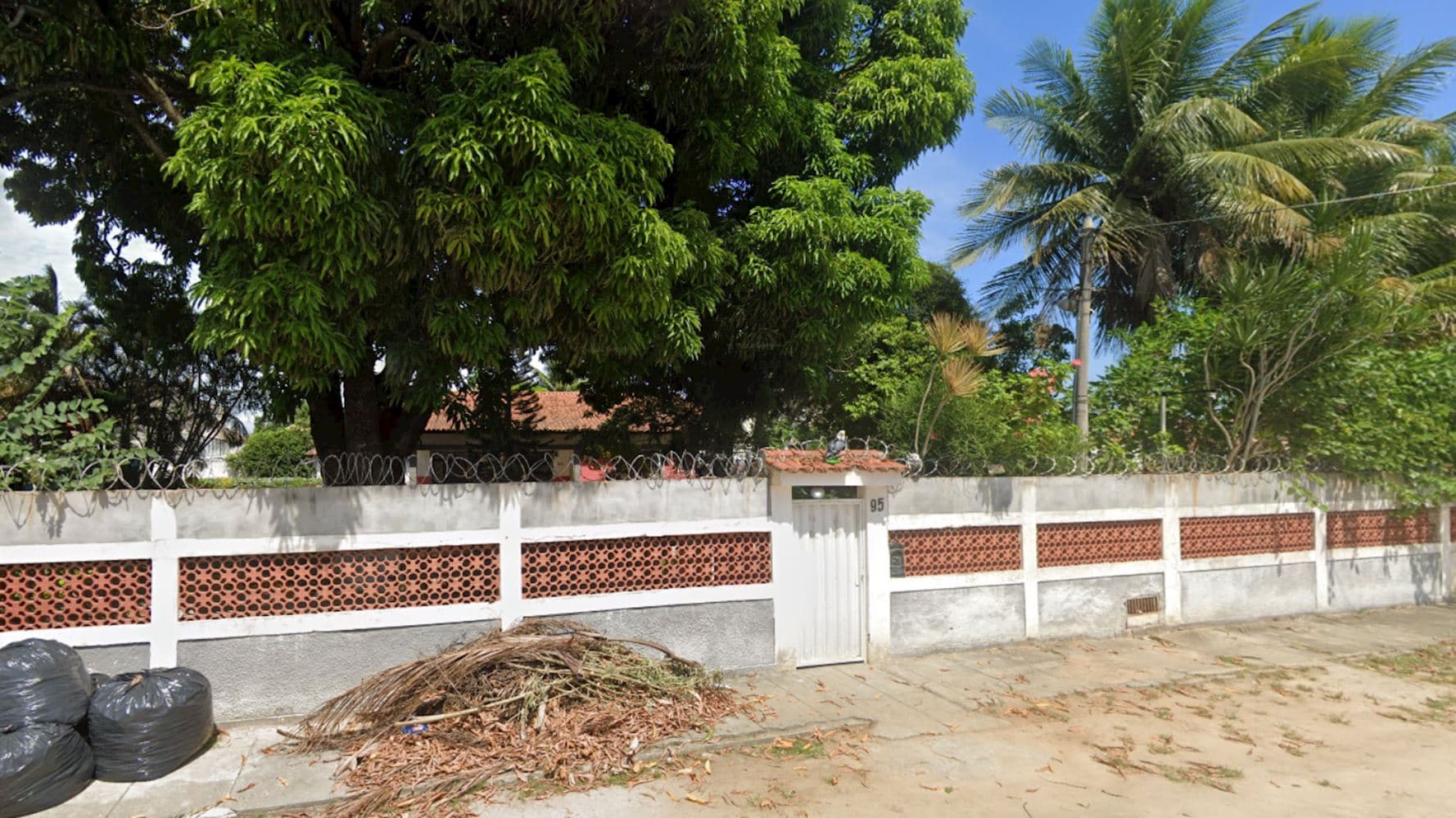 Foto 4 de 4: Casa em leilão em Araruama - RJ, bairro Areal — Casa no Areal em Araruama/RJ