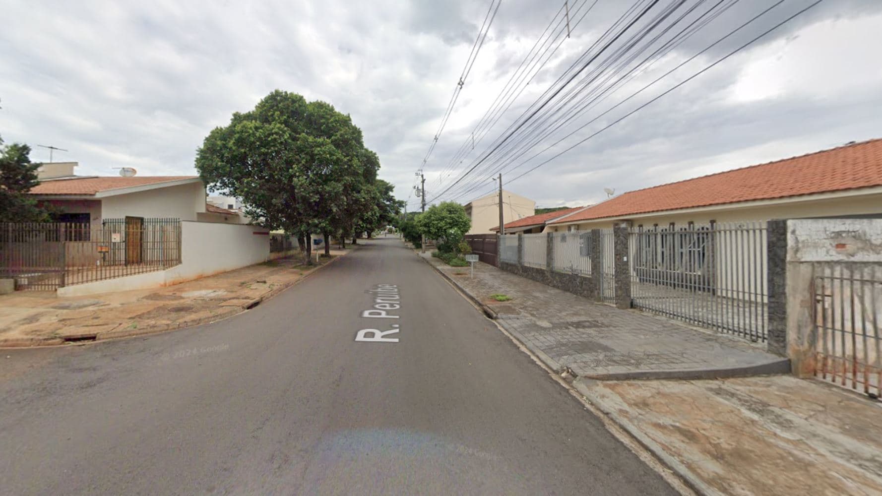 Foto 3 de 5: Casa em leilão em Maringá - PR, bairro Parque das Grevíleas — Casa no Parque das Grevíleas em Maringá/PR