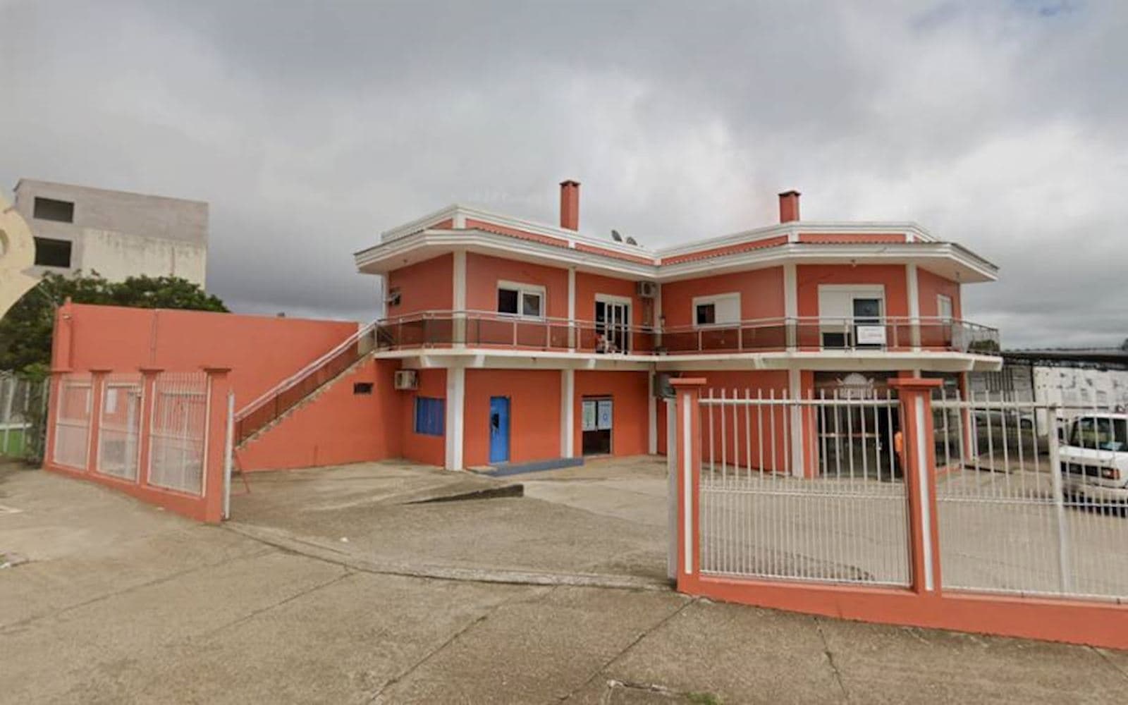 Foto 1 de 3: Comercial em leilão em Santiago - RS, bairro Gaspar Dutra — Loja Comercial no "Cond. Água Azul" - Gaspar Dutra - Santiago/RS
