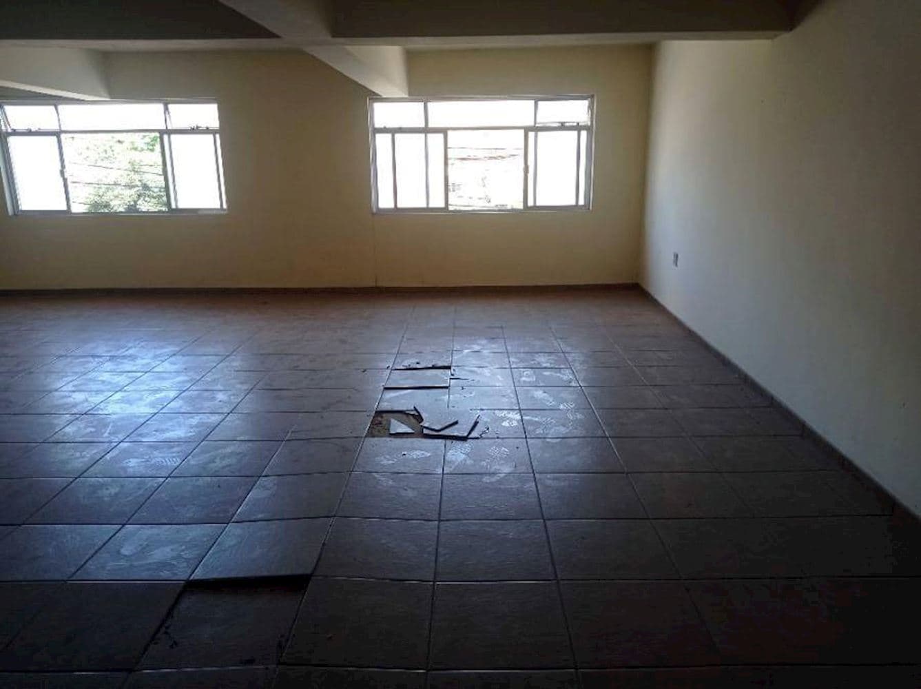 Foto 4 de 9: Comercial em leilão em Valença - RJ, bairro Carambita — Sobreloja Comercial - Carambita - Valença/RJ