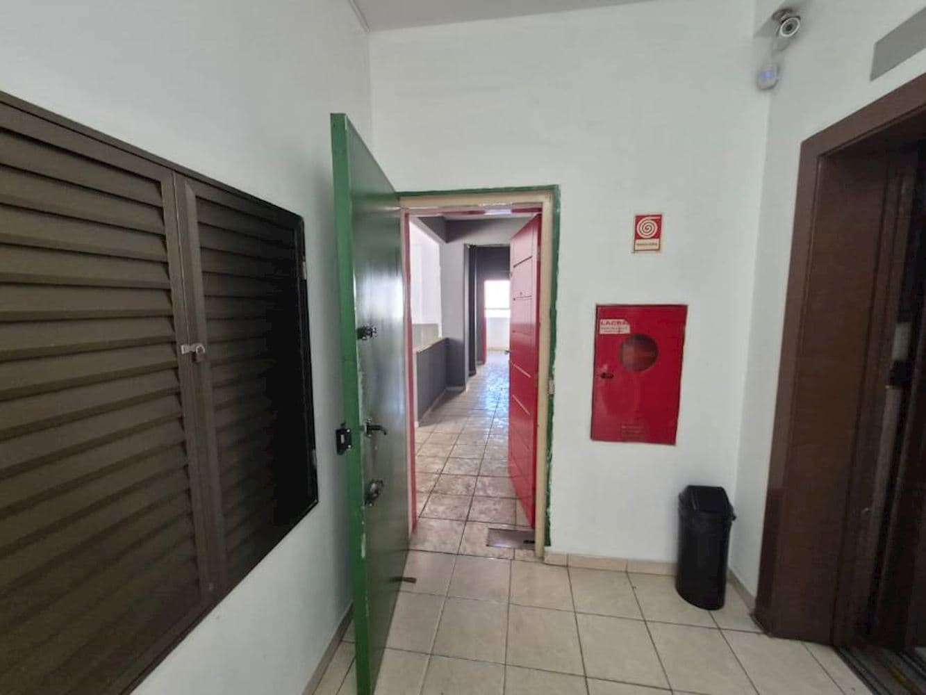 Foto 4 de 16: Comercial em leilão em São Paulo - SP, bairro Centro — Sala Comercial no "Ed. Helio" - Centro - São Paulo/SP