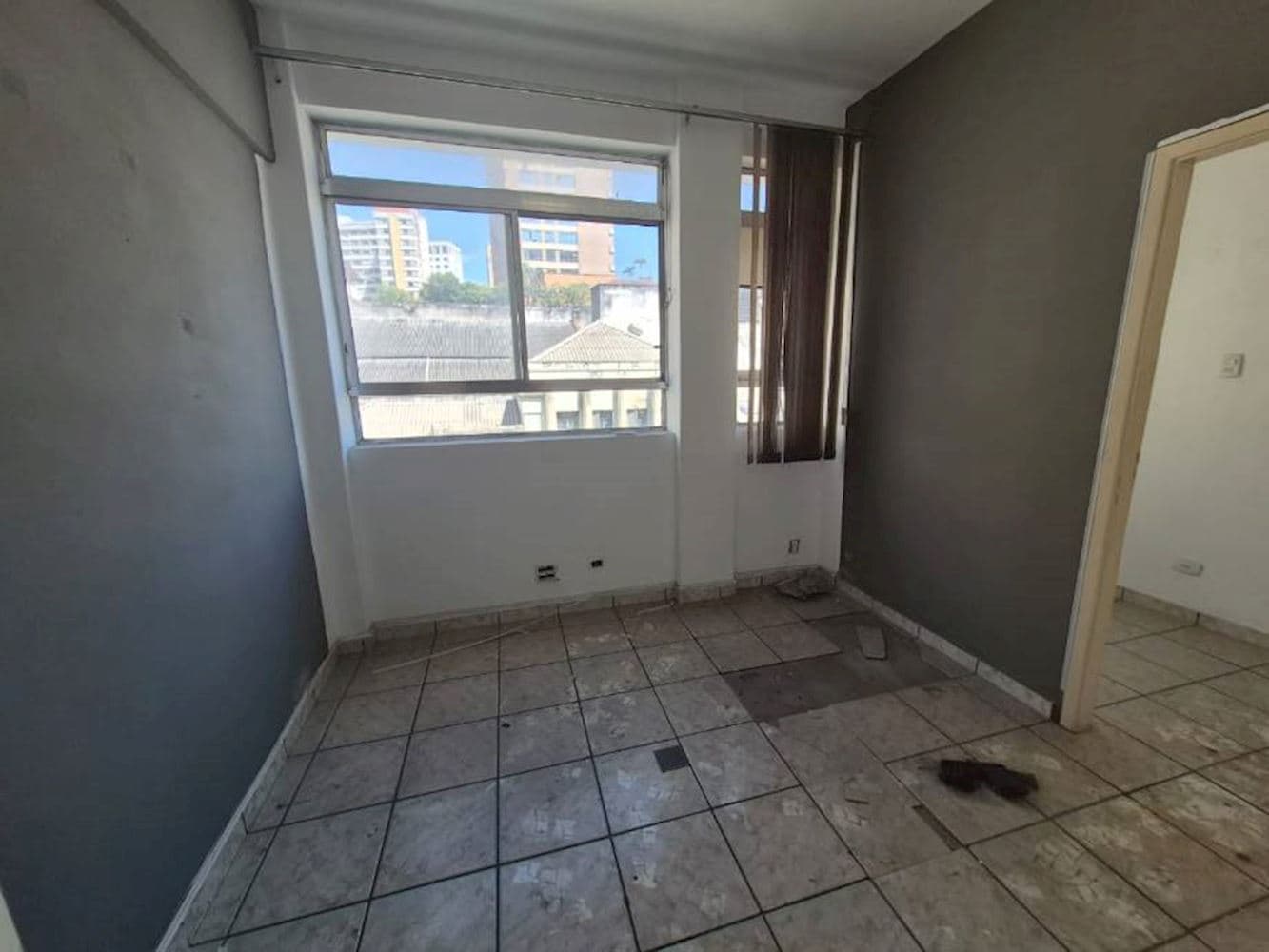 Foto 11 de 16: Comercial em leilão em São Paulo - SP, bairro Centro — Sala Comercial no "Ed. Helio" - Centro - São Paulo/SP