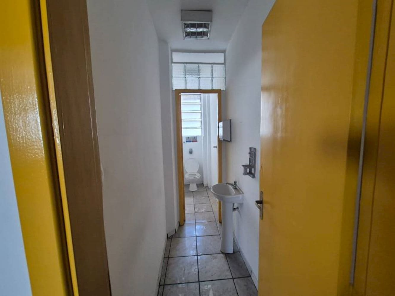 Foto 15 de 16: Comercial em leilão em São Paulo - SP, bairro Centro — Sala Comercial no "Ed. Helio" - Centro - São Paulo/SP
