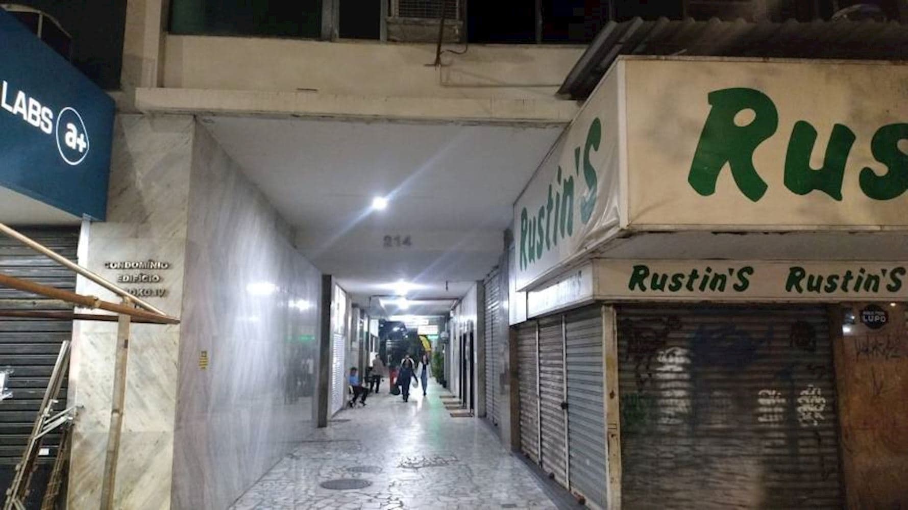 Foto 3 de 8: Comercial em leilão em Rio De Janeiro - RJ, bairro Catete — Loja Comercial - Catete - Rio de Janeiro/RJ