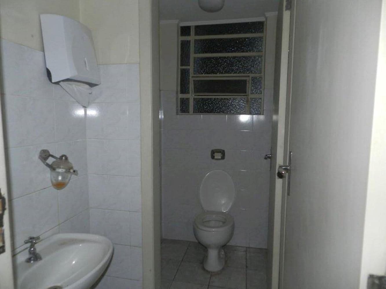 Foto 10 de 10: Comercial em leilão em Porto Alegre - RS, bairro Independencia — Sala Comercial no "Ed. Estoril" - Independência - Porto Alegre/RS