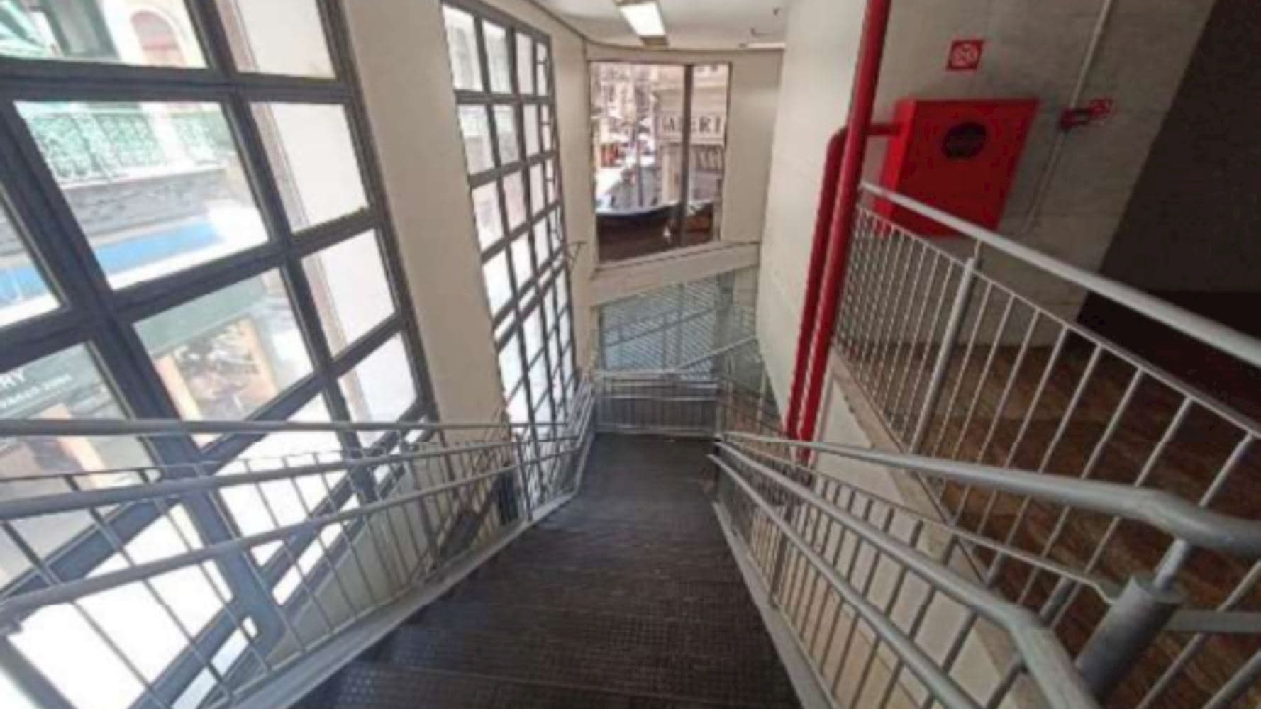 Foto 7 de 8: Comercial em leilão em Rio De Janeiro - RJ, bairro Centro — Loja no Centro - Rio de Janeiro/RJ