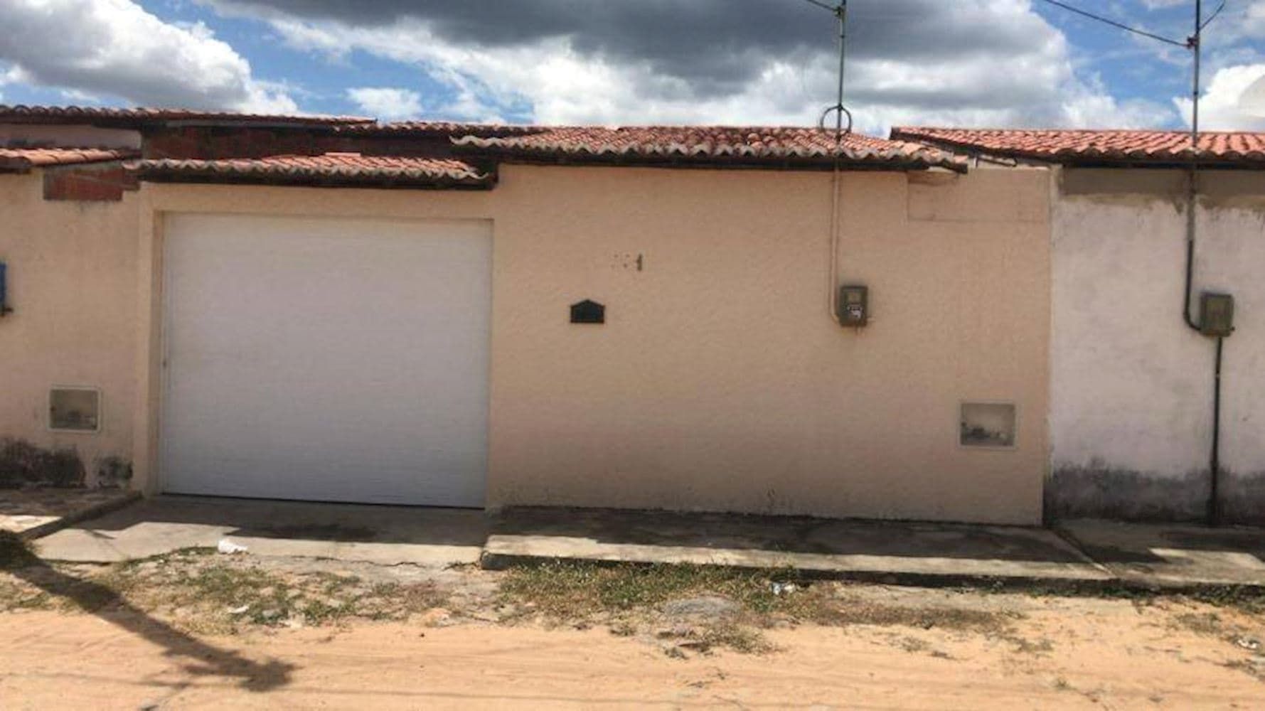 Foto 1 de 18: Casa em leilão em Jaguaribara - CE — Casa - Conjunto Zacarias Junior - Jaguaribara/CE