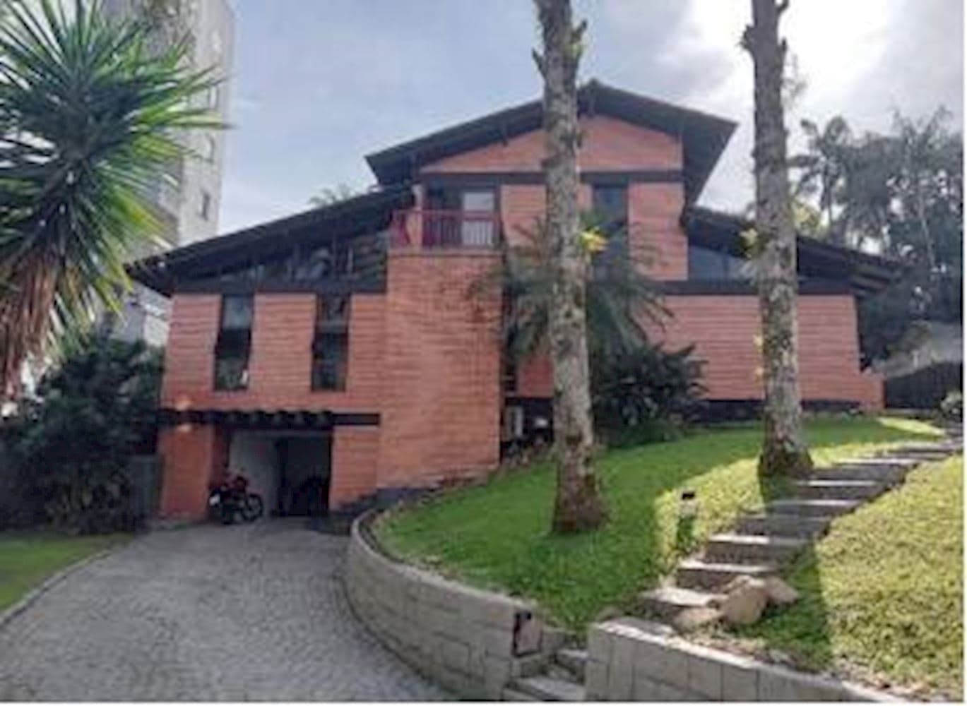 Foto 1 de 6: Casa em leilão em Joinville - SC, bairro Floresta — Casa - Floresta - Joinville/SC