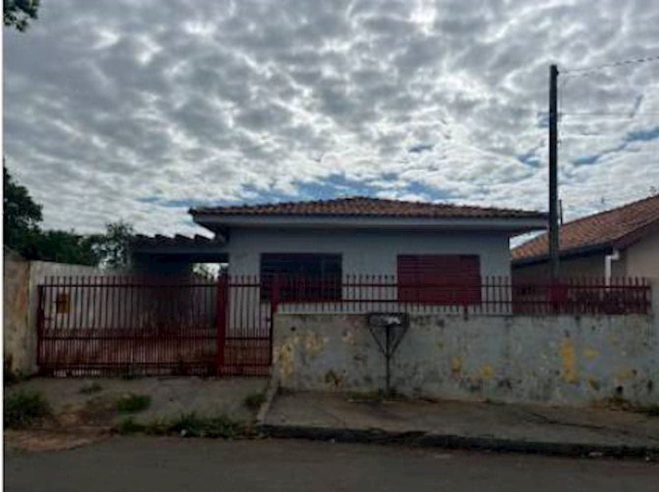 Foto 3 de 3: Casa em leilão em Jaguapitã - PR, bairro Vila Silva — Casa - Vila Silva - Jaguapitã/PR