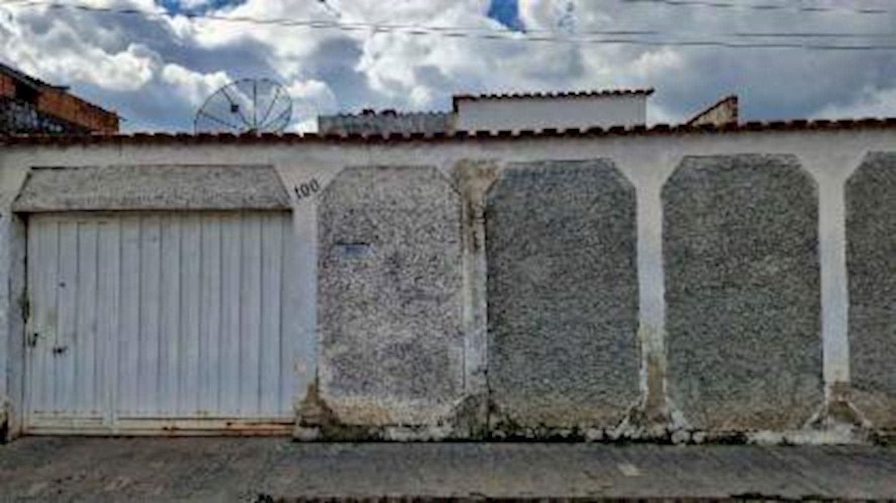 Foto 1 de 12: Casa em leilão em Cachoeira Paulista - SP, bairro Vila Carmem — Casa - Vila Carmem - Cachoeira Paulista/SP