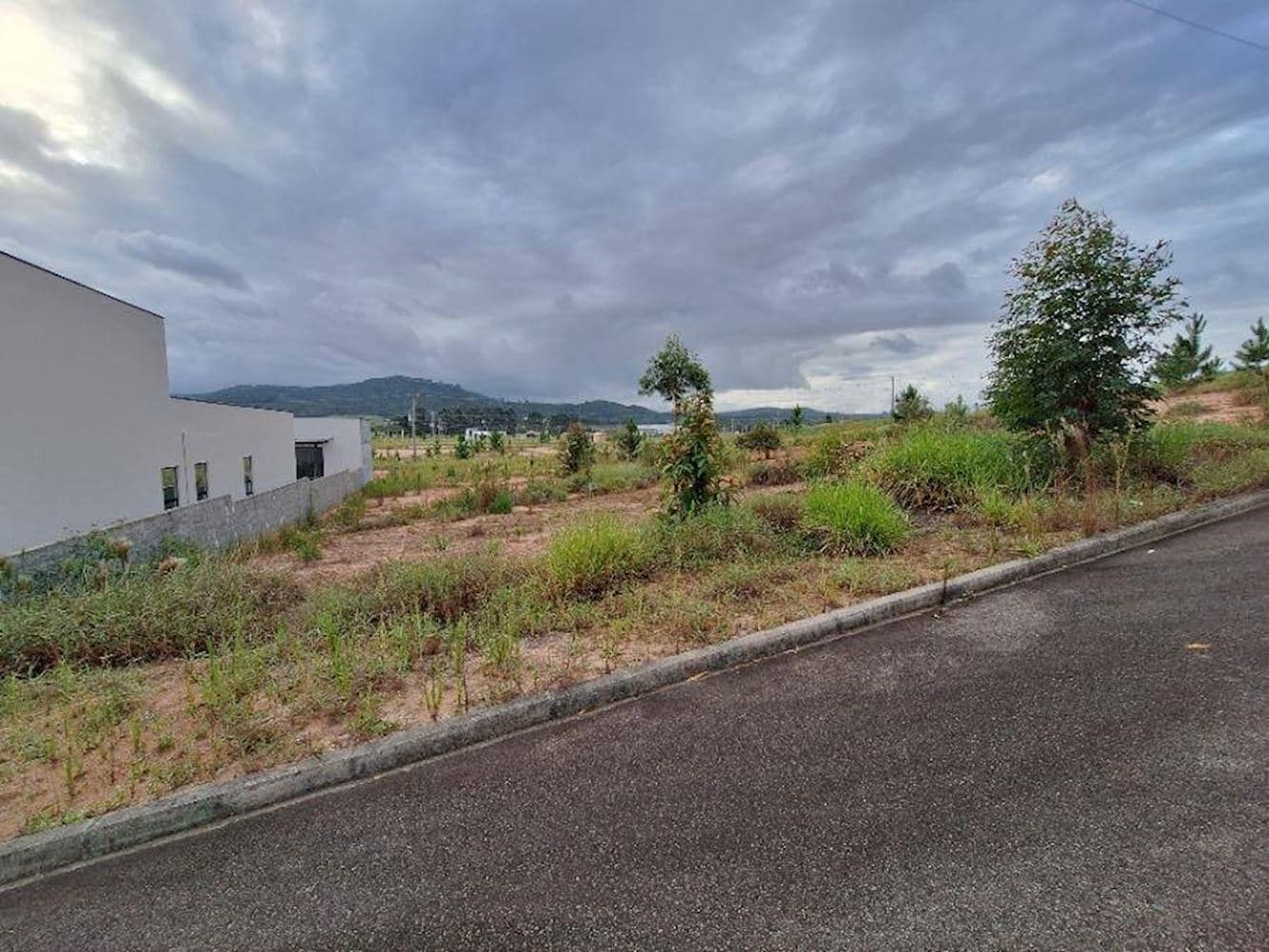 Foto 1 de 4: Terreno em leilão em Governador Celso Ramos - SC, bairro Areias de Baixo — Terreno - Areias De Baixo - Governador Celso Ramos/SC