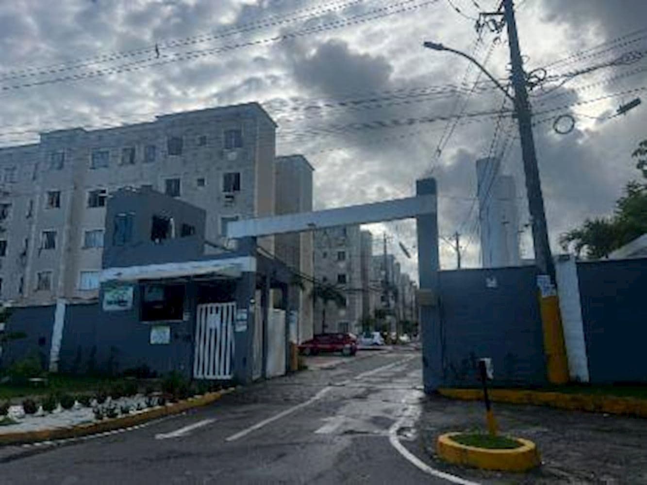 Foto 1 de 3: Apartamento em leilão em Lauro De Freitas - BA, bairro Caixa D'água — Apartamento - Caixa D'Água - Lauro de Freitas/BA