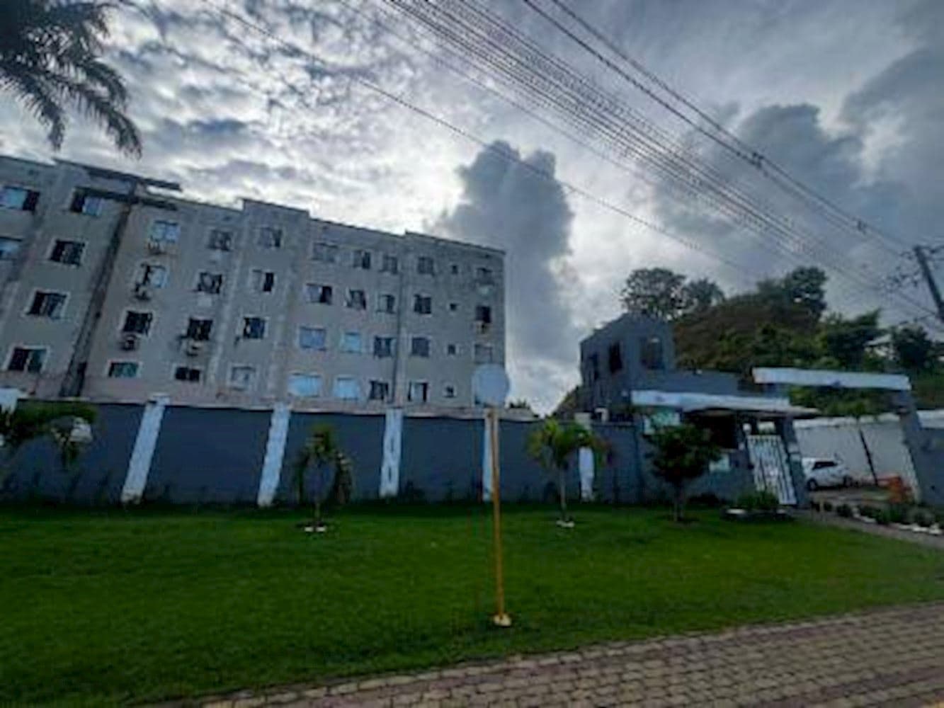 Foto 2 de 3: Apartamento em leilão em Lauro De Freitas - BA, bairro Caixa D'água — Apartamento - Caixa D'Água - Lauro de Freitas/BA