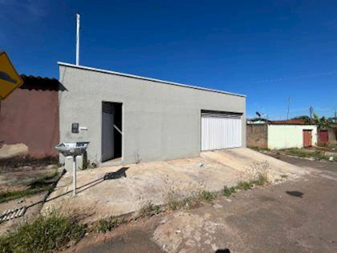 Foto 1 de 7: Casa em leilão em Trindade - GO — Casa - Conjunto Dona Iris Ii - Trindade/GO
