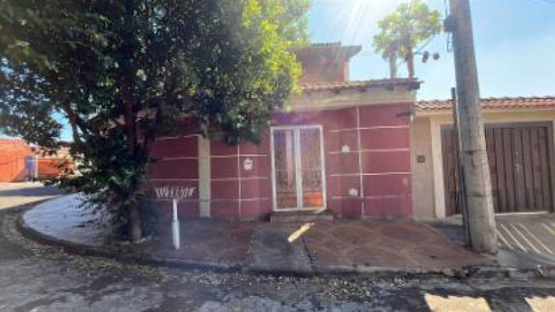 Foto 1 de 14: Casa em leilão em Ribeirão Preto - SP, bairro Jardim Joaquim Procópio de Araújo Ferraz — Casa - Jardim Joaquim Procópio De Araújo Ferraz - Ribeirão Preto/SP