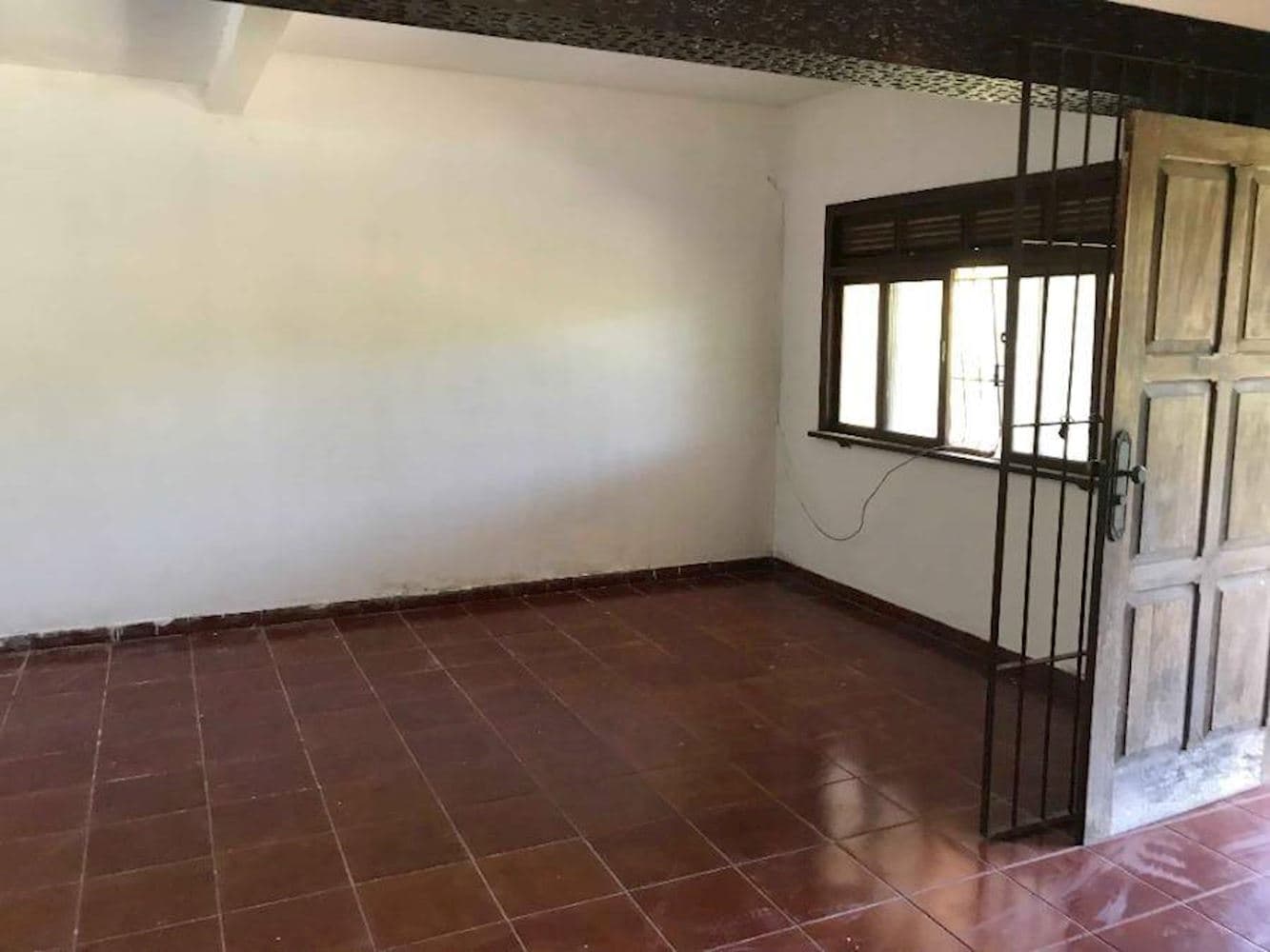 Foto 6 de 15: Casa em leilão em São Gonçalo - RJ, bairro Rio do Ouro — Casa - Rio Do Ouro - São Gonçalo/RJ