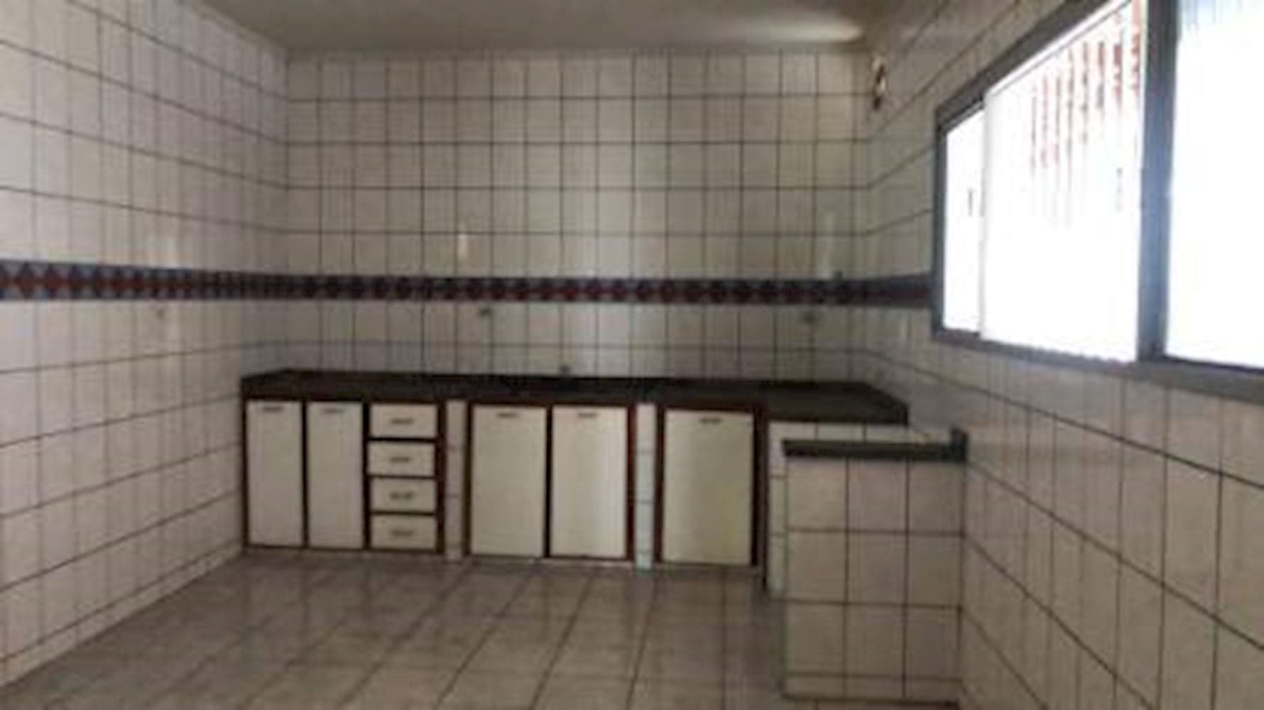 Foto 8 de 15: Casa em leilão em Campo Grande - MS, bairro Vila Taveirópolis — Casa - Vila Taveirópolis - Campo Grande/MS