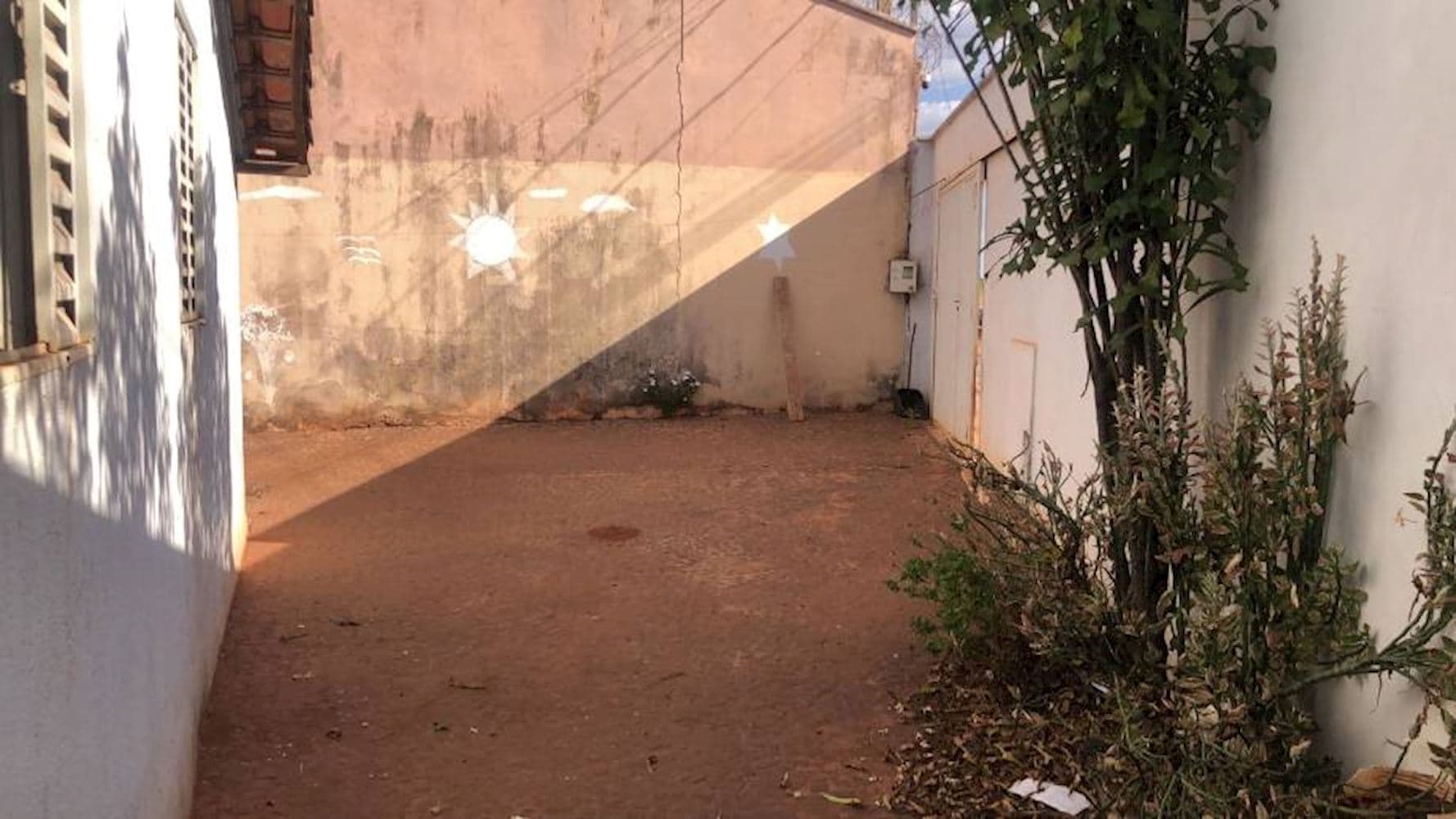 Foto 3 de 14: Casa em leilão em Ituiutaba - MG, bairro Lagoa Azul Ii — Casa - Lagoa Azul Ii - Ituiutaba/MG
