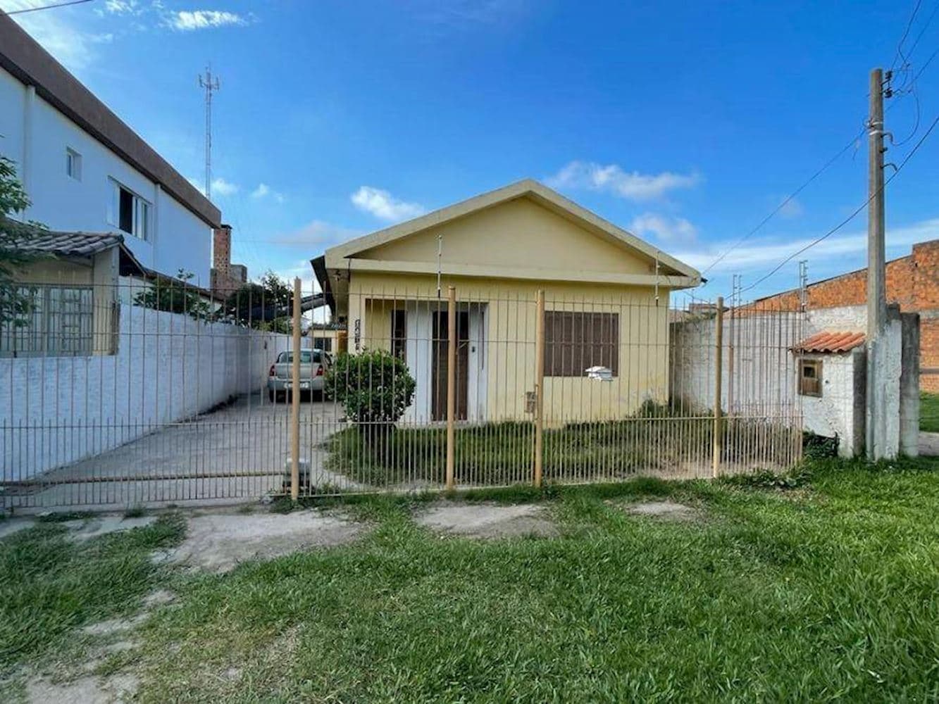 Foto 1 de 12: Casa em leilão em Pelotas - RS, bairro Tres Vendas — Casa - Tres Vendas - Pelotas/RS