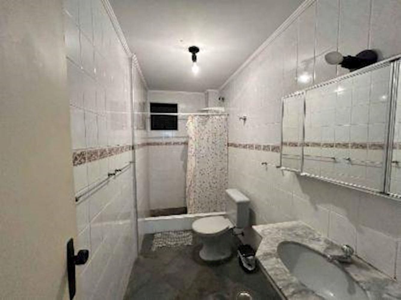 Foto 7 de 19: Apartamento em leilão em Guarujá - SP, bairro Pitangueiras — Apartamento - Pitangueiras - Guarujá/SP