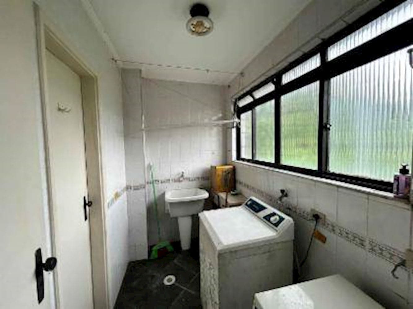 Foto 14 de 19: Apartamento em leilão em Guarujá - SP, bairro Pitangueiras — Apartamento - Pitangueiras - Guarujá/SP