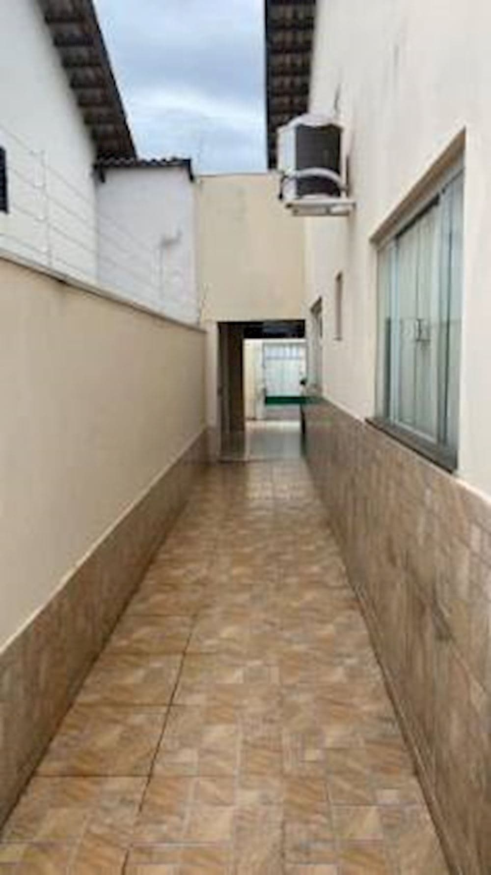Foto 3 de 13: Casa em leilão em Catalão - GO — Casa - Loteamento Residencial Maria Amélia - Catalão/GO