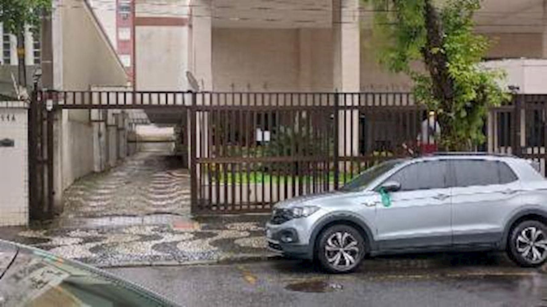 Foto 2 de 3: Apartamento em leilão em Santos - SP, bairro Embaré — Apartamento - Embaré - Santos/SP