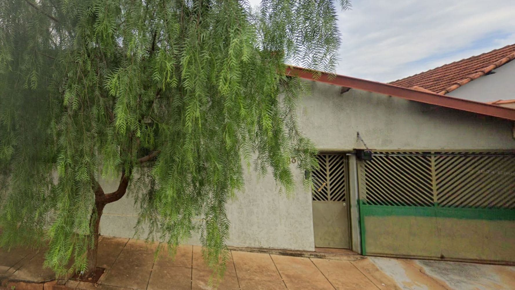 Foto 2 de 5: Casa em leilão em Conquista - MG, bairro Centro — Casa no Centro de Conquista/MG