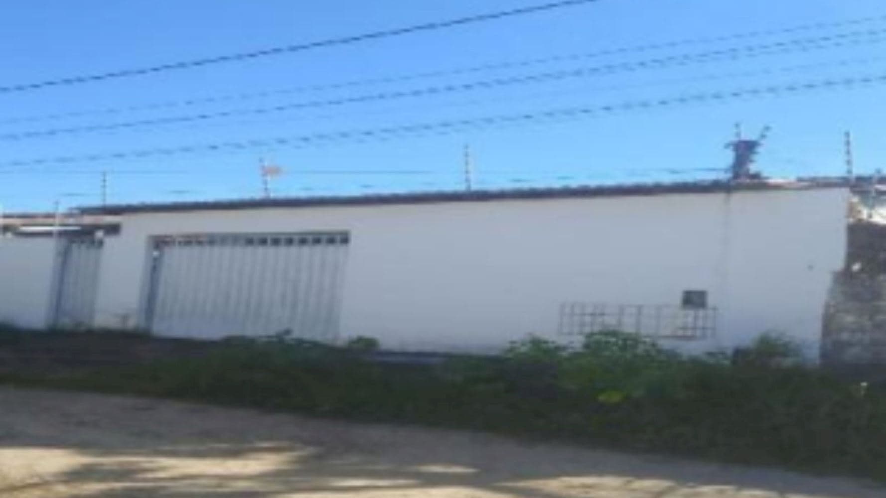 Foto 2 de 5: Casa em leilão em Parnamirim - RN, bairro Cajupiranga — Casa em Cajupiranga - Parnamirim/RN